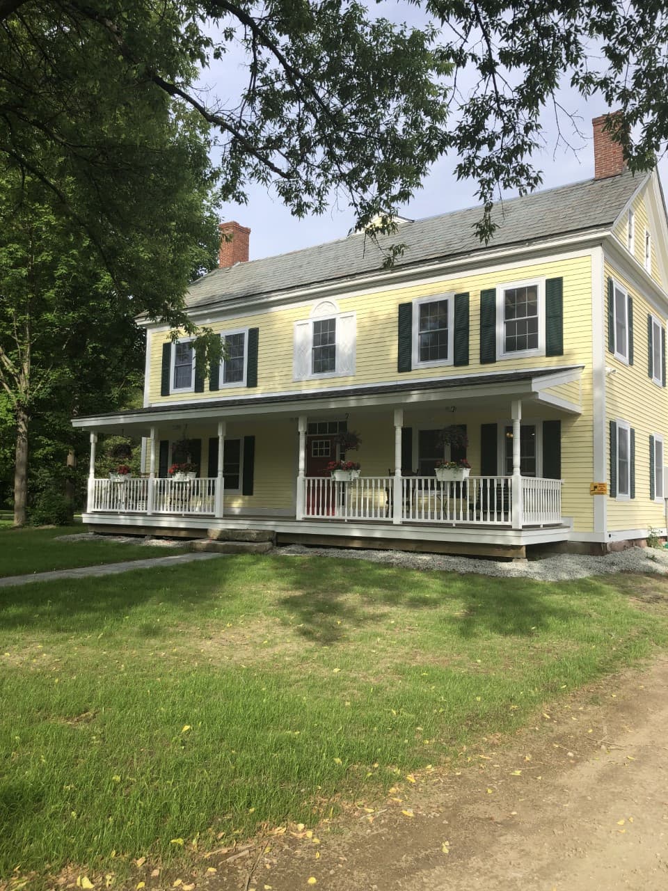 The Arlington Inn & Tavern