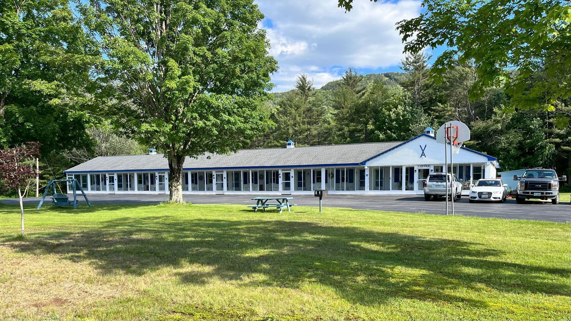 North Colony Motel & Cottages
