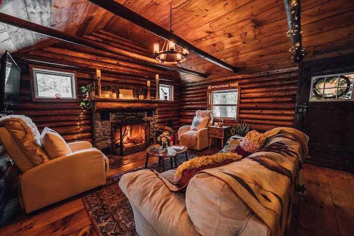 The Conscious Cabin | Getaways + Retreats