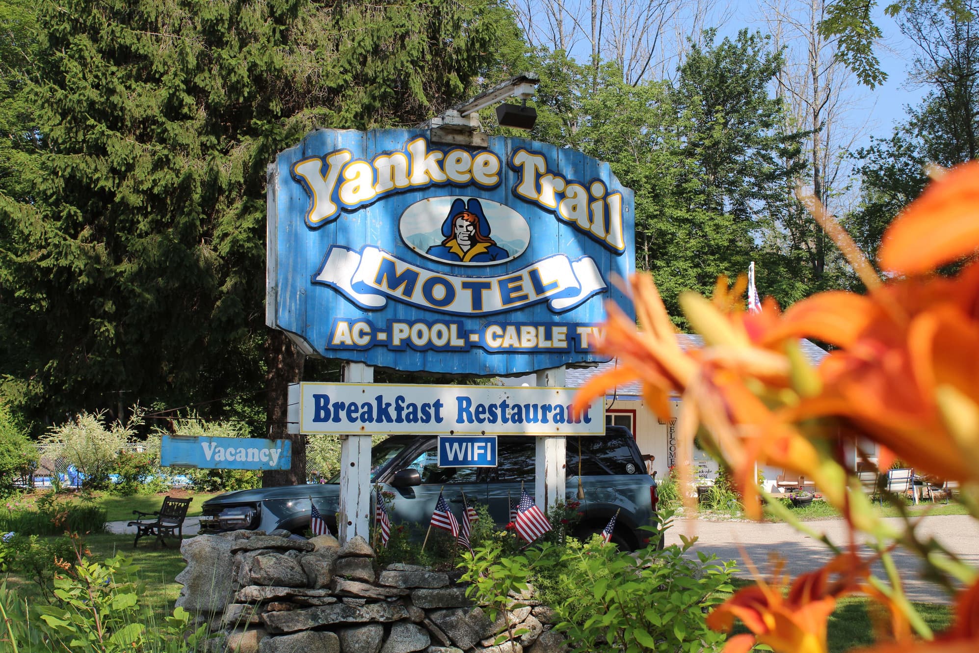 Yankee Trail Motel & Breakfast Restaurant