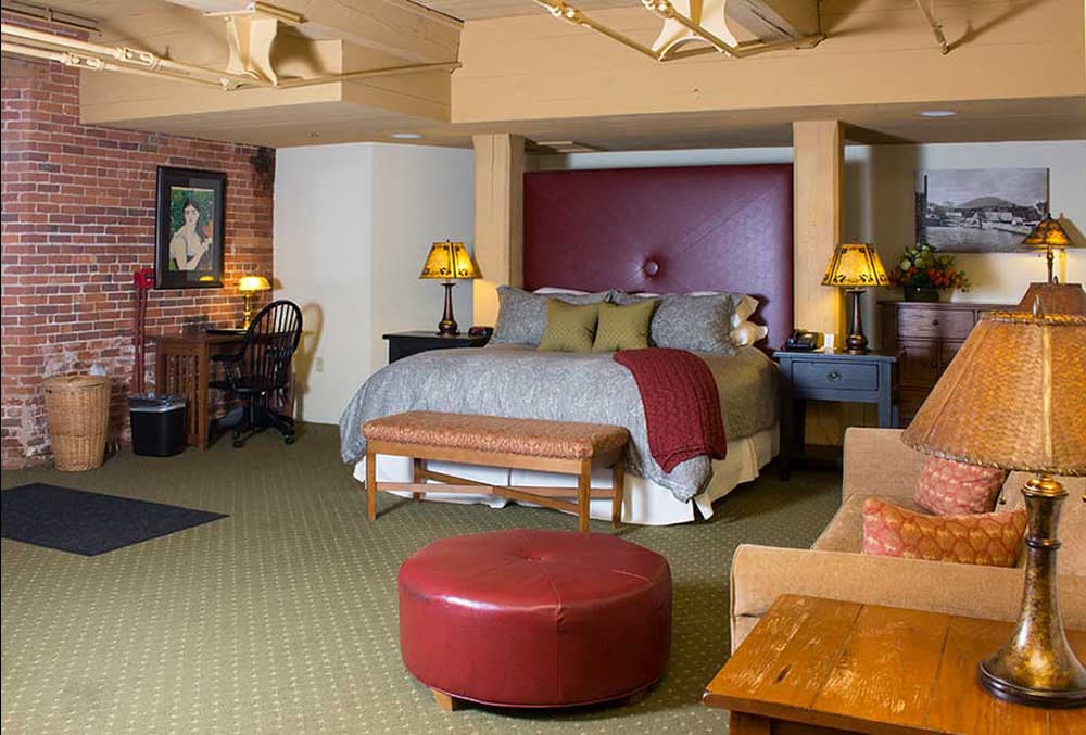 The Common Man Restaurant Claremont