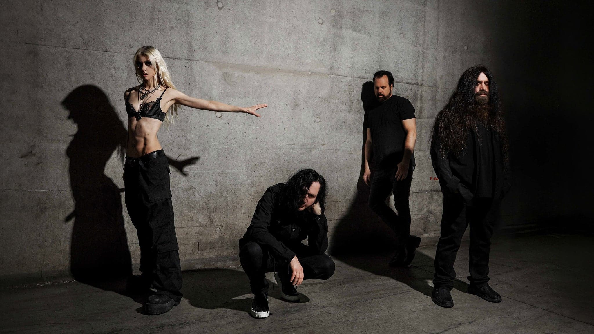 The Pretty Reckless-Dear God Tour